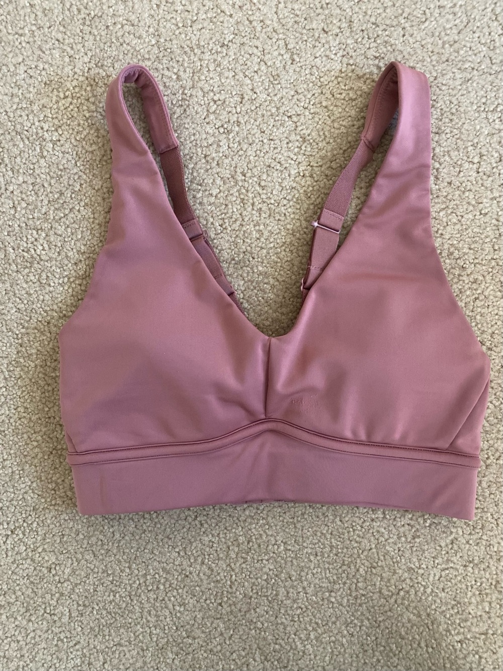 Fabletics Mauve Sports Bra M Adjustable Straps Wireless Back Closure